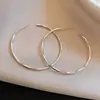 Pendientes Circulares Geométricos de Metal Transfronterizos Europeos y Americanos, Modernos y Únicos, Pendientes con Estilo y Elegancia con un Toque de Nicho de Alta Gama para Mujer