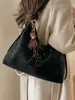 Mochila Retro Escarchada de Gran Capacidad para Mujer 2025 Nueva Versátil para el Trabajo Bolso Tote de un Solo Hombro de Uso Múltiple