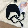 Sombrero de Hilo Tejido Hecho a Mano con Flor Dulce Tridimensional Estilo Coreano Versátil para Otoño e Invierno Protector de Orejas Adelgazante para la Cara Sombrero de Aviador Tejido Protector de Orejas