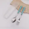 Venta al por mayor de fábrica creativa de dibujos animados para niños juego de cubiertos de tres piezas de acero inoxidable tenedor cuchillo cuchara juego de cubiertos portátil