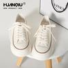 Zapatos de Lona de Suela Gruesa de Moda para Mujer 2026, Tenis Blancos Clásicos Transpirables, Zapatos Casuales de Caña Baja con Aumento de Altura, Versátiles