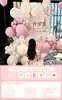 Decoración de celebración de graduación con globos y tableros KT, creando una atmósfera de alta gama para el éxito en el examen de ingreso a la universidad, pared de fondo de hotel