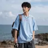 Camiseta redonda com estampa de design estilo americano para homens, manga curta, marca da moda verão 2026, corte solto, camiseta esportiva casual de meia manga