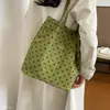 Bolsa tote, de ombro único, estilo retrô, estampa de bolinhas, versátil para o dia a dia, design elegante, nova coleção 2026, grande capacidade, estilo outono, design de nicho