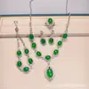 Conjunto de Calcedonia Hielo Colgante Collar Pendientes Anillo Pulsera de Calcedonia Hielo Lujo Incrustado Crisoprasa Set de Cuatro Piezas de Pendientes