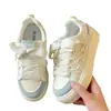 Tênis Novos Fofos Tendência Sola Grossa para Mulheres Primavera 2026, Sapatos Brancos de Nicho para Estudantes, Tênis Esportivos Casuais Respiráveis