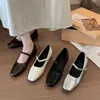 Zapatos de tacón bajo de boca poco profunda estilo francés nuevo aumento de altura interior 2026 mujer puntera cuadrada otoño para combinar con faldas Mary Janes zapatos pequeños de cuero negro