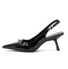 2024 Primavera e Verão Novo Estilo Fivela de Uma Linha Bico Fino Couro Envernizado Stiletto Sandálias de Salto Médio Salto Baixo com Rebites Vazios nas Costas para Mulheres