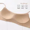 Sutiã Camisola Strapless Invisível Tom de Pele Cintilante com Bojos Fixos, Ajuste Lateral para os Seios Sem Costura e Fivela Ajustável nas Costas para um Lindo Design nas Costas