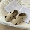 Novas Chinelos Femininos Preguiçosos Casuais Vazados Sola Grossa Bico Fechado Estilo Meia Chinelo Verão Slip-on Cruzado 2026