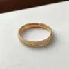 Anillo de Acero Inoxidable para Mujer Sin Decoloración Nicho Alta Gama Ins Versátil Joyería para Chica con Incrustaciones de Diamante Pulsera Transfronteriza