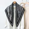 Lenço Triângulo Estilo Coreano Estampa de Castanha Lenço de Seda Atmosfera de Verão para Mulheres Lenço de Cabeça Lenço de Cabeça Fashion de Seda Artificial