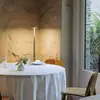 Lámpara de Pie LED Nórdica Moderna Simple para Sala de Estar y Dormitorio, Lámpara de Mesita de Noche Minimalista, Luz de Piso Creativa de Moda para Protección Ocular