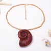 Colar feminino multi-colorido com pingente de concha, estilo de férias criativo e personalizado, simples e versátil, para o dia a dia