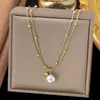 Acessório de Colar Fragmentado de Pérola em Aço Titânio Estilo Chanel, Joia de Luxo Leve Dongguan para Mulheres, Corrente para Clavícula com Design de Nicho de Alta Qualidade