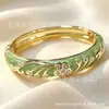Pulseira de esmalte floral multicolorida direto da fábrica, bracelete aberto estilo chinês com adornos de diamantes florais, em estoque para atacado