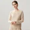 Gola floral de cashmere outono e inverno nova blusa de malha de manga comprida feminina, estilo elegante, corte solto, efeito emagrecedor, suéter bordado