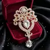 Moda Europea Estilo Retro Broche de Cristal Aleación Incrustado Strass Pin Colgante Colorido Ramillete Suministro Directo de Fábrica
