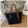 Bolso de Gran Capacidad para Mujer 2026 Nuevo Otoño/Invierno Tacto de Alta Gama Estudiante Universitaria Bolso de Hombro Único para Clase Bolso Tote para Viajar