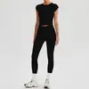 Conjunto de Sutiã Esportivo de Manga Curta com Gola Halter e Bolso para Corrida e Yoga Calça Longa e Curta para Mulheres