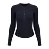 Playera Deportiva de Manga Larga para Mujer con Cuello Henley Acanalado, Corte Slim, Alta Elasticidad, Amigable con la Piel, Transpirable, Ropa para Yoga, Top para Correr y Fitness