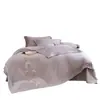 Conjunto de cuatro piezas de estilo francés de lujo ligero, color liso, bordado floral, conjunto de dormitorio suave y simple, adecuado para casas de huéspedes y tiendas físicas, para todas las estaciones
