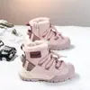 Botas de Neve Infantis Meninas Impermeáveis Antiderrapantes Sola Macia Botas de Neve 2026 Novo Inverno Mais Veludo Meninos Sapatos Grandes de Algodão