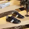 Zapatillas de piel de oveja de capa superior modelo nuevo 2026, zapatillas de entrenamiento alemanas cómodas de suela fina de verano, zapatillas casuales con cordones de colorblock de suela plana