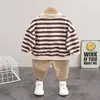 Ropa para Niños Ropa para Hombre Estilo Coreano Camisa Polo Rayada Pantalones de Moda Estampado de Dibujos Animados Traje de Dos Piezas de Manga Larga Fabricante Venta al por Mayor