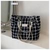 Bolso de Mano Simple a Cuadros 2025 Decoración de Cadena de Moda Gran Capacidad Bolso Tote de Hombro para Mujer Europeo y Americano