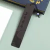 Conjunto de Marcadores de Página Inspiradores de Madeira Mogno Estilo Chinês Presente Comemorativo para Escola de Negócios Escultura Vazada Atacado de Fábrica