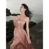 Atuendo de Viaje para Sanya: Vestido de tirantes finos, Vestido con espalda descubierta y amarre, Digno de foto, Ambiente de alta gama, Vestido de playa para vacaciones
