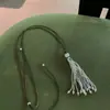 Estética China~ Collar Largo Degradado para Mujer Nuevo Modelo 2026 Colgante de Alta Gama Cadena para Suéter Accesorio Decorativo de Nicho