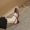 Jin Gang J4703_J6803 Tacón Alto 2025 Nuevo Verano Punta Cuadrada Tacón Grueso Todo Fósforo Trasero Abierto Chanclas para Mujer
