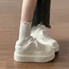 Zapatillas blancas súper populares 2026 para mujer para combinar con faldas, zapatillas de estilo nuevo primavera 2026, mocasines, zapatos de suela gruesa que aumentan la altura