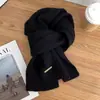 Bufanda Larga Nueva Coreana de Gama Alta Gruesa Cálida con Etiqueta Metálica Otoño e Invierno Bufanda de Lana Tejida de Color Sólido para Mujer