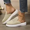 Zapatillas planas de verano para mujer, nuevo estilo, de malla transpirable, punta cerrada, adecuadas para usar al aire libre, con suela suave antideslizante, a la moda y disponibles para venta al por mayor