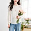 Camisa de Manga Larga con Cuello Alto Bordado Jacquard Retro para Mujer, Nuevo Estilo Otoño 2026, Ribete Fruncido, Adelgazante, Rejuvenecedor, Blusa Versátil