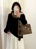 Suéter de Punto de Malla Simple con Cuello Redondo Estilo Invierno 2026 Talla Grande para Chicas Gorditas Versátil Adelgazante Capa Base Top Mujer 25111