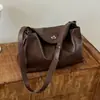 Bolsa transversal retro de couro macio transfronteiriça nova para mulheres, com estilo descontraído, fecho de aba e grande capacidade, adequada para o dia a dia e como bolsa de mão