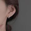Brincos de Pino Studs em Prata Esterlina 925 Design de Nicho Feminino Brincos Versáteis Sensação de Alto Padrão Simples Distintivos para Furos na Orelha Brincos da Moda