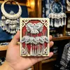 Imán de Refrigerador Cultural y Creativo de la Aldea Miao Qianhu de Guizhou, Corona Miao, Imán de Refrigerador Teñido con Índigo para Tocados Miao, Refrigerador con Bordado Miao