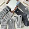 Meias femininas retro cinza de cano médio, meias listradas com coração estilo coreano suave, meias femininas versáteis para sapatos Birkenstock