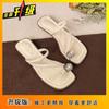 Chinelos Flats de Design de Nicho para Usar na Rua Sandálias e Chinelos Moda Verão 2025 Sapatos Femininos