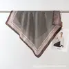 2026 Nuevo Bufanda Cuadrada Pequeña de Algodón Terciopelo Estampada por Ambos Lados para Primavera y Verano Bufanda de Cuello Versátil y Elegante para Mujer que Realza el Cutis