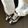 Versão em Couro~Sapatos de Treino Alemães Ocultos para Aumentar a Altura Femininos Estilo Retro Solado Macio ins Estilo Solado Fino Sapatos Casuais Esportivos Forrest Gump Femininos