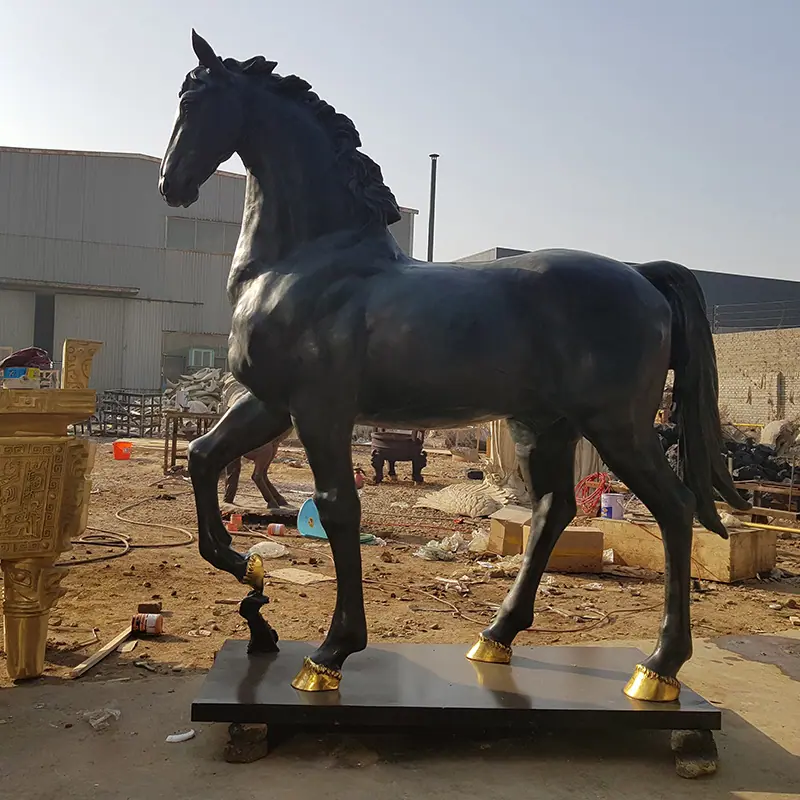 精品铜马雕塑  黄铜马景观摆件 大型黄铜马3