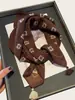 Pañuelo estilo vintage con estampado de anacardos para mujer, un accesorio chic y discreto que se puede usar en capas e incluso como cinturón para la cintura para crear un efecto adelgazante