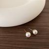 Pendientes de botón de perla de estilo ecuestre de moda de lujo ligero de alta calidad para otoño e invierno, diseño de nicho de celebridad de Internet, pendientes para socialité