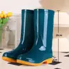 Botas de lluvia de caña alta, antideslizantes, forradas de felpa, impermeables, cubrezapatos de goma, botas de agua, botas cálidas de tubo largo engrosadas para mujer, morado